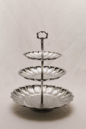 Serving tray in 3 levels