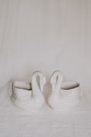2 porcelain swans